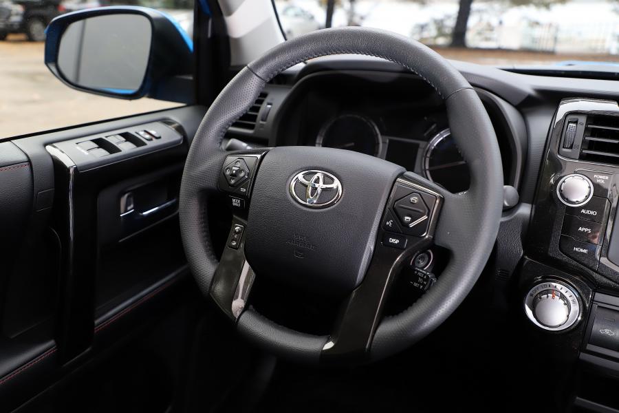 Панель приборов Toyota 4Runner TRD Pro (N280) 2018 года  (NA) (фото 15 из 38)